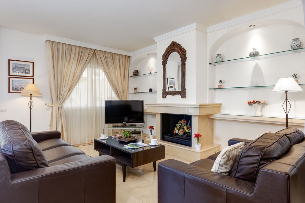 Coto Paz Dos Costa del Sol OliversTravels 3