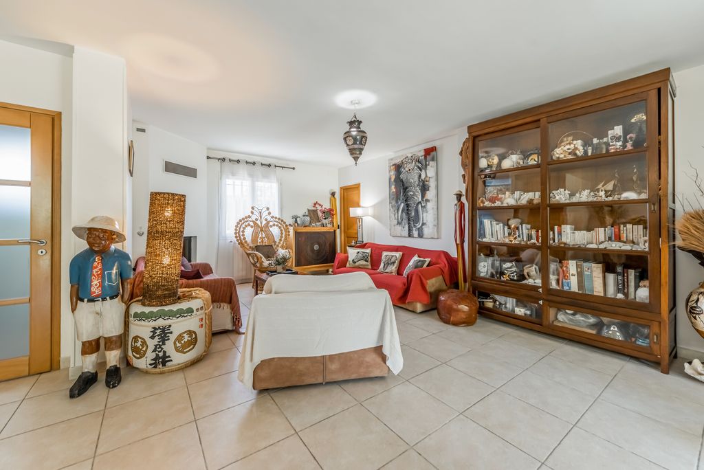 Villa Ortega French Riviera Olivers Travels 3