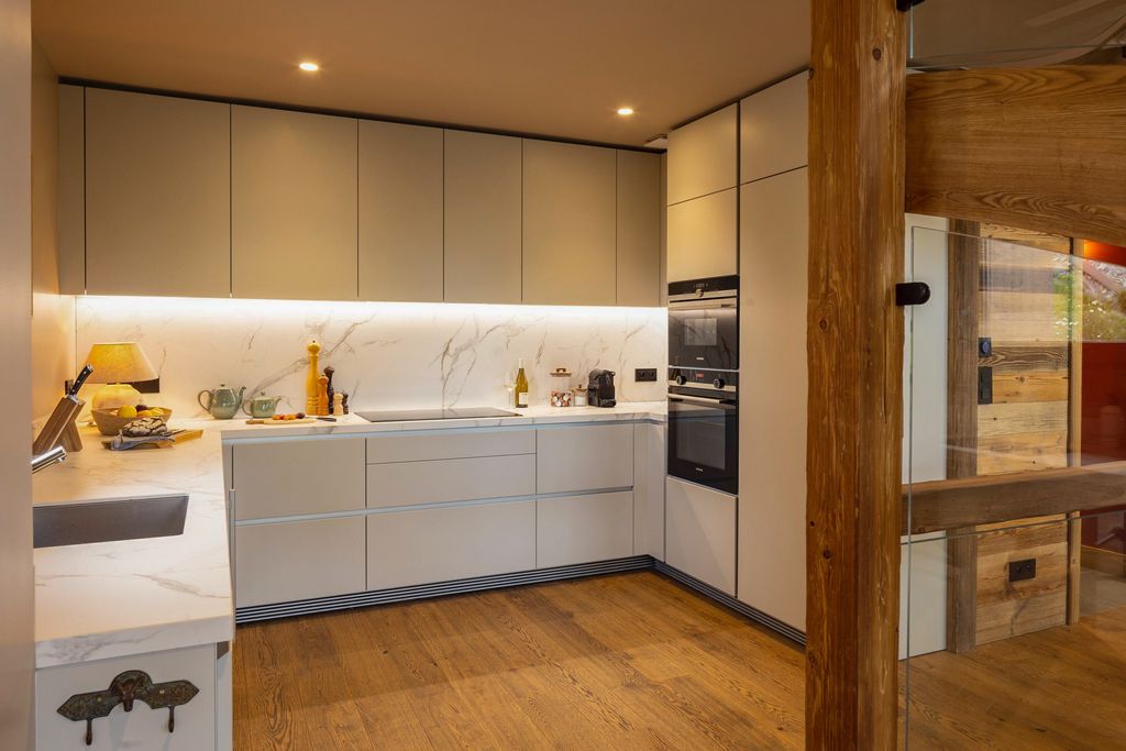 Chalet Noor Belleville Olivers Travels 4 01