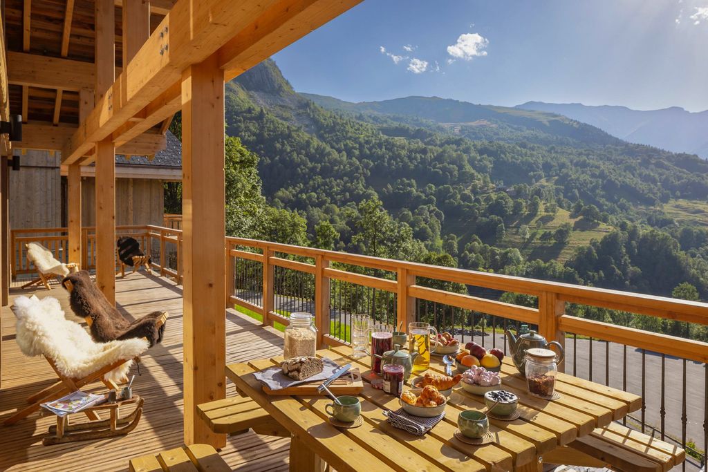 Chalet Noor Belleville Olivers Travels 1 01