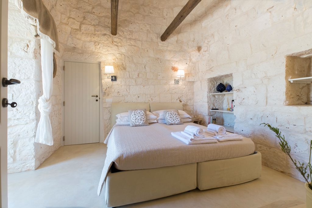 Italy Trulli la Pietrina Puglia Olivers Travels5 01