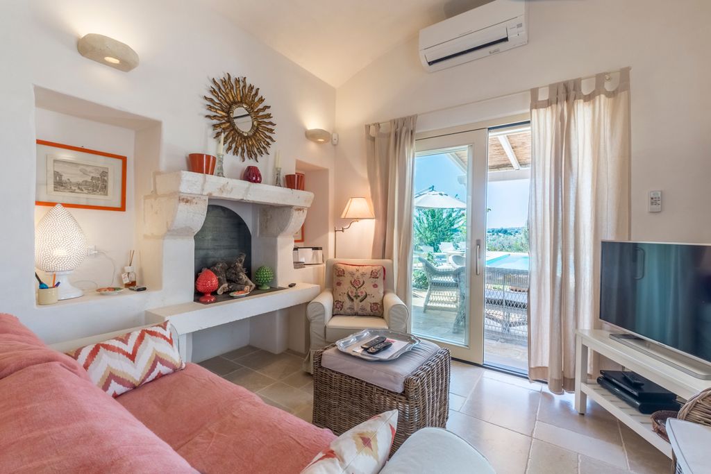 Italy Trulli la Pietrina Puglia Olivers Travels3 01