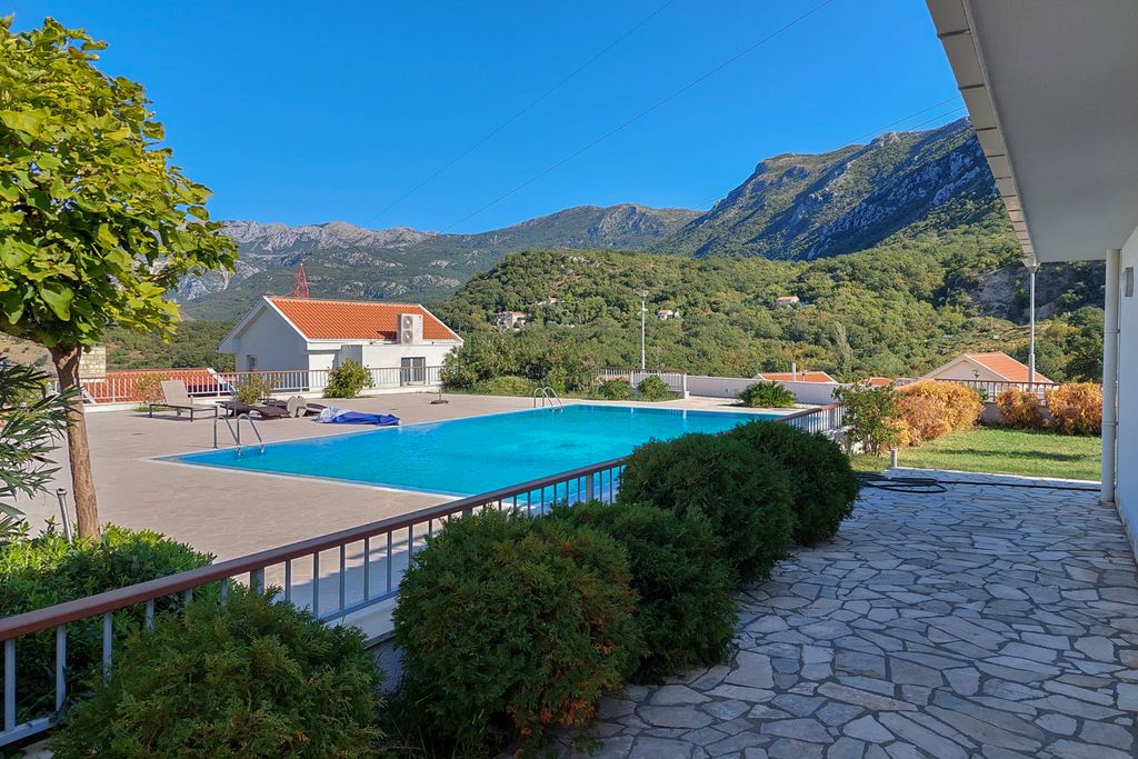 Villa Mihajlo Budva Olivers Travels 6