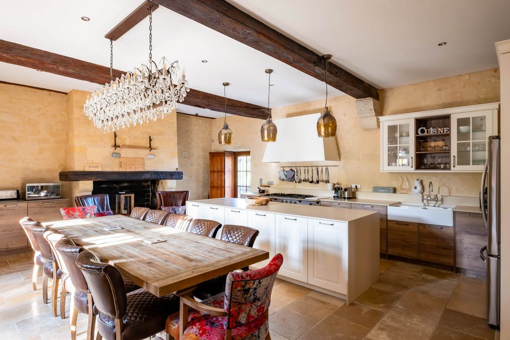 Chateau Chaumeton Aquitane France OliversTravels 5