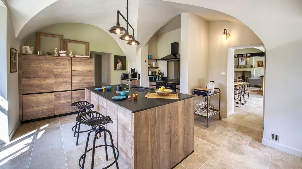 Le Puits Aux Souhaits Provence Olivers Travels 5