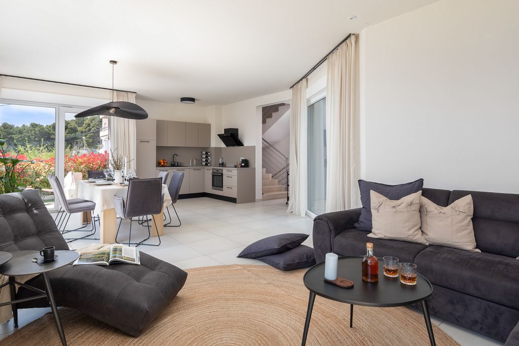 Villa Sayla Dalmatia Olivers Travels 3