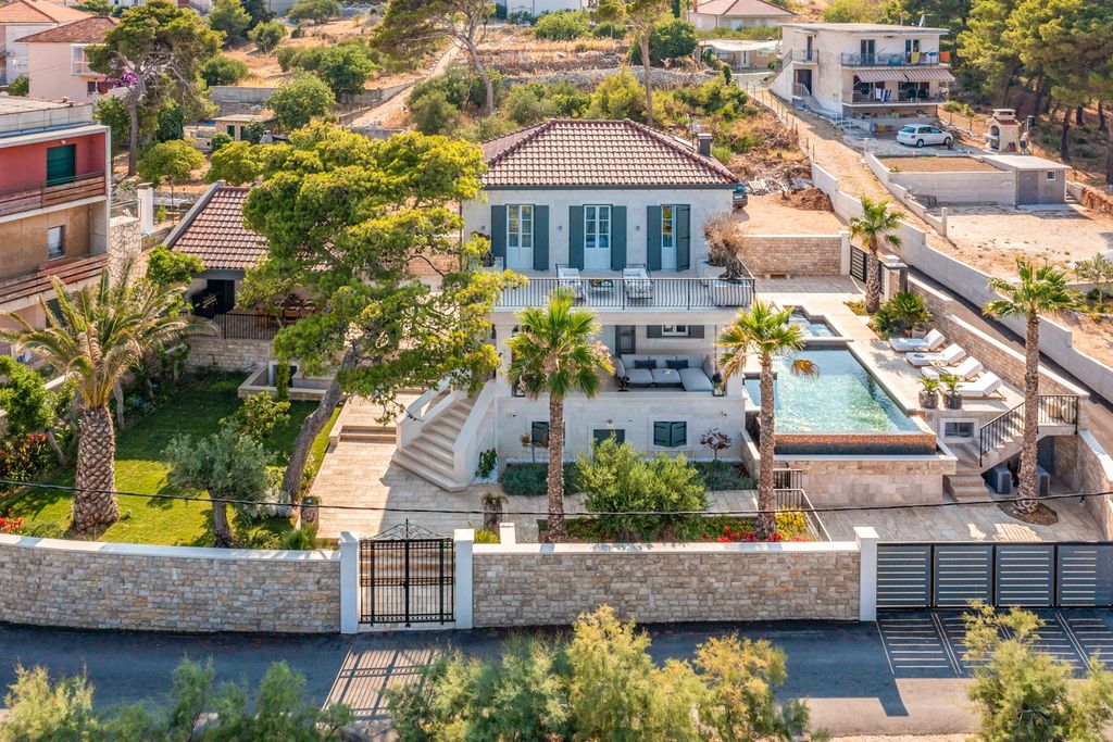 Villa Roisin Dalmatia Olivers Travels 1