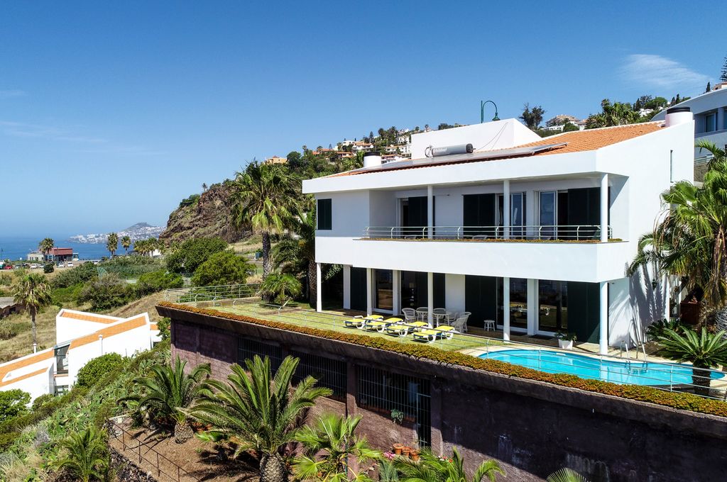 Madeira Bello Funchal Olivers Travels 2