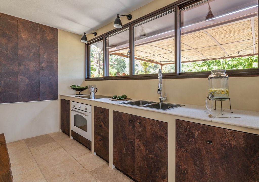 Don Ferrante Puglia Olivers Travels 5