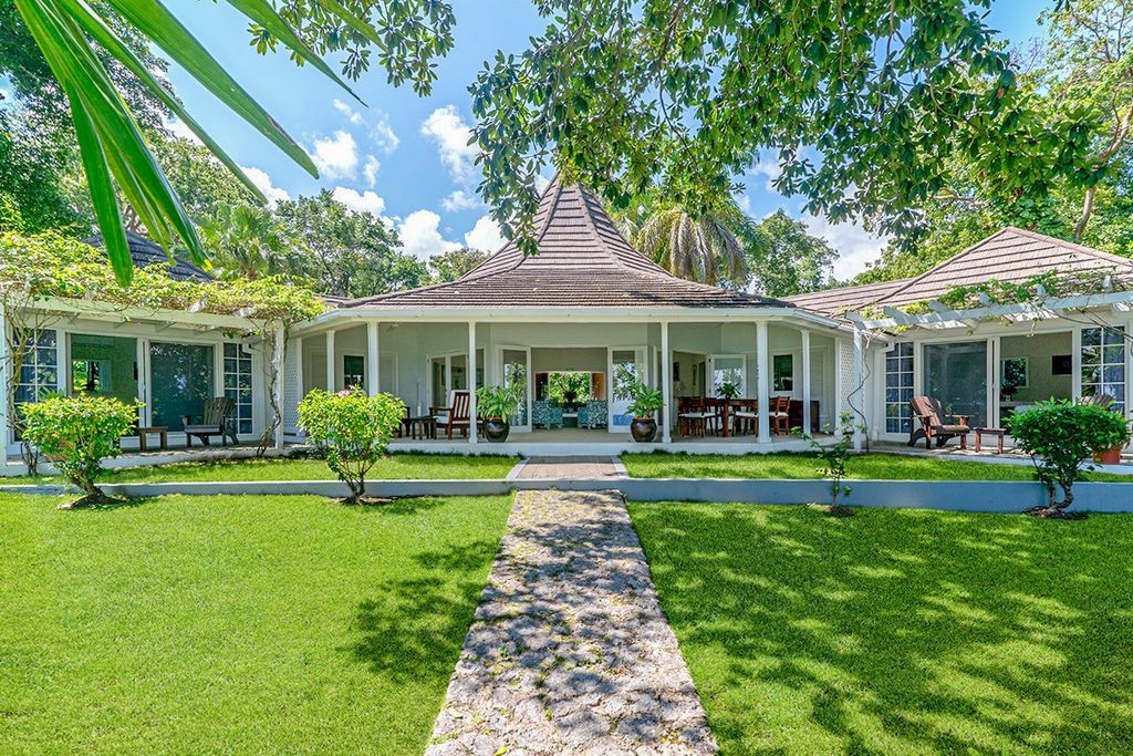 Somewhere At Prospect Estate Jamaica Olivers Travels 2