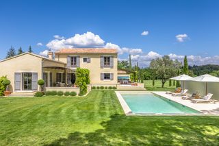Villa Grenade Provence Olivers Travels 1