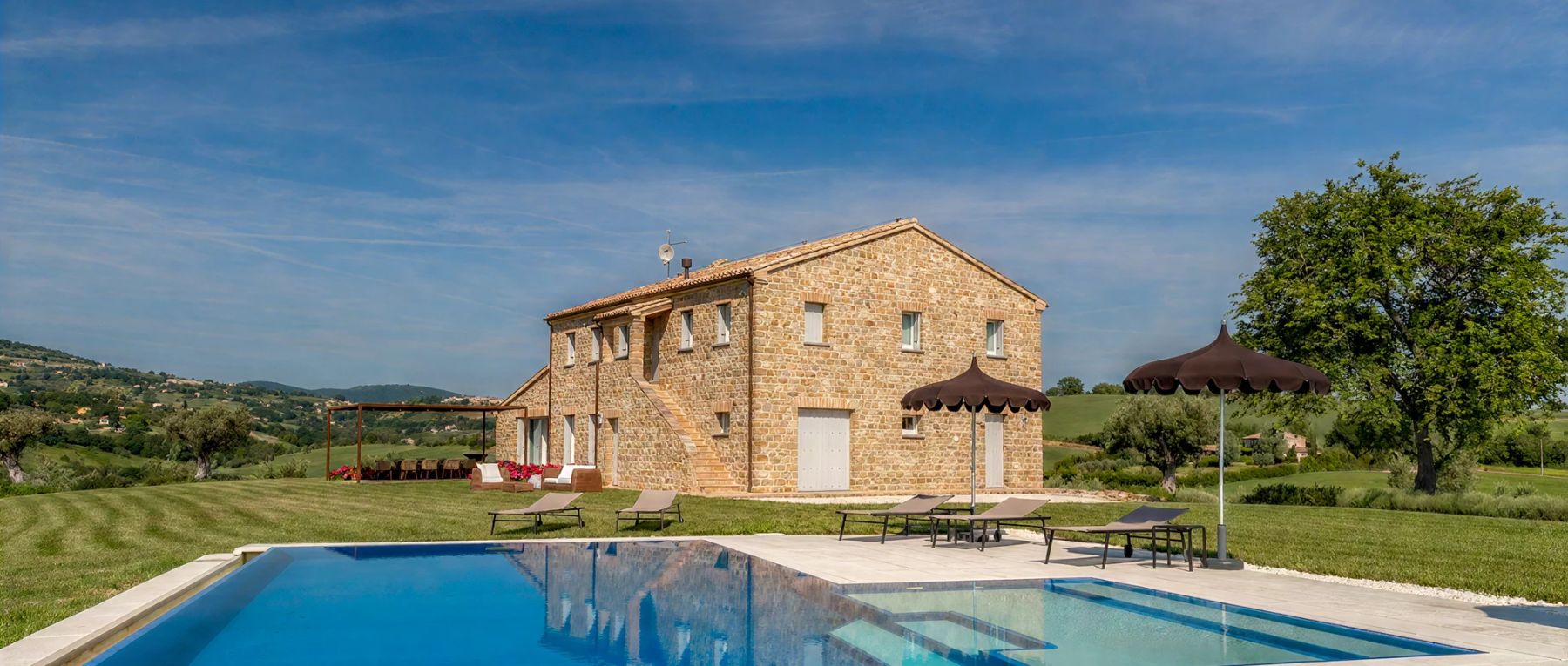 001 casale lipparelli central italy olivers travels desktop center