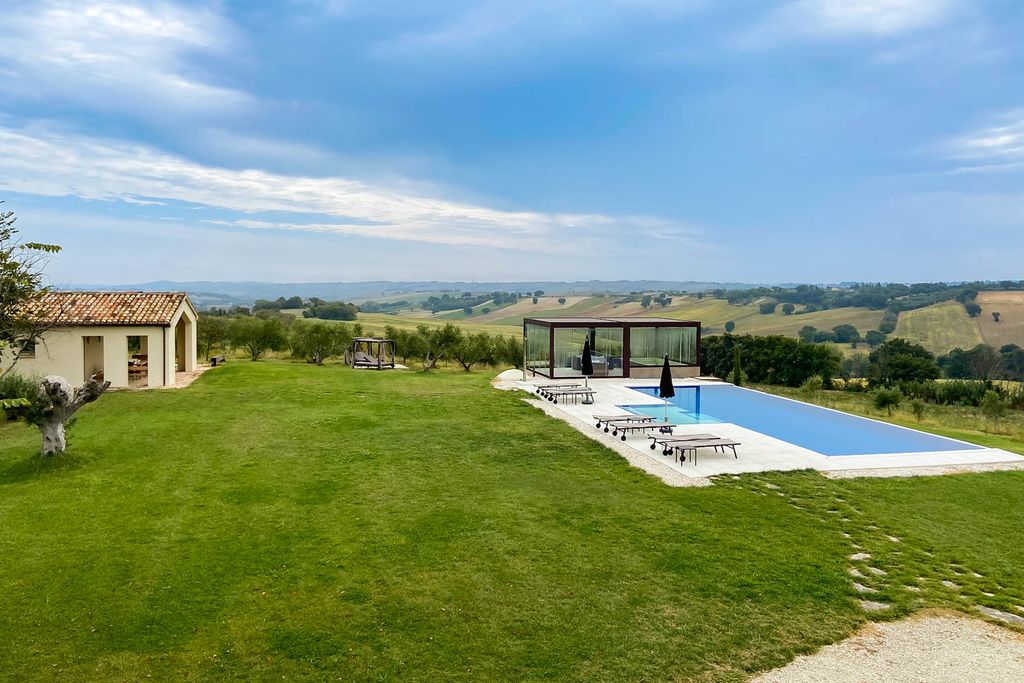 Casale Lipparelli Le Marche Italy Olivers Travels 3