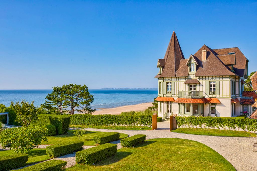 Maison Des Coquillages Normandy France OliversTravels 1