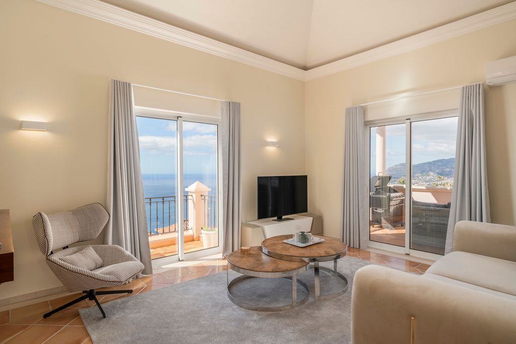 Villa Maravilhosa Funchal Olivers Travels 4