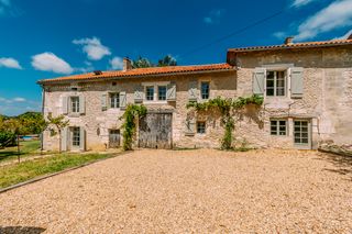 La Grange Blanche Dordogne Olivers Travel 1