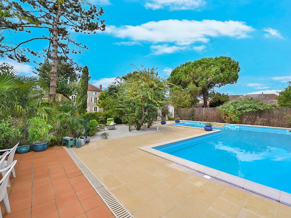 Manoir Hermione Aquitaine Olivers Travels 1