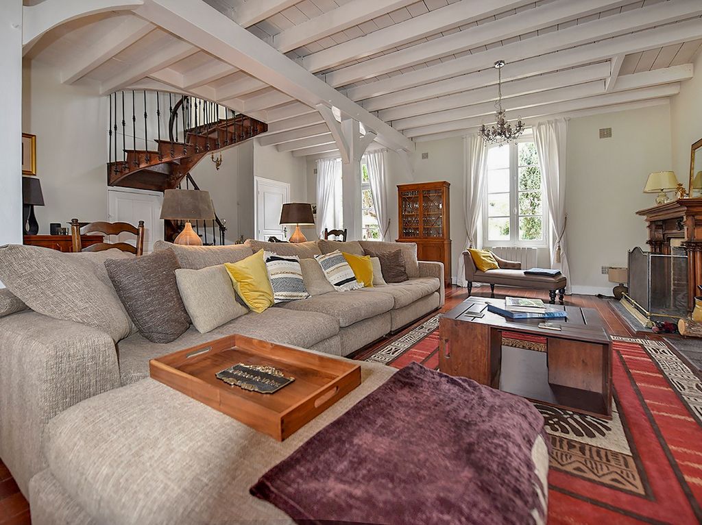 Manoir Hermione Aquitaine Olivers Travels 3