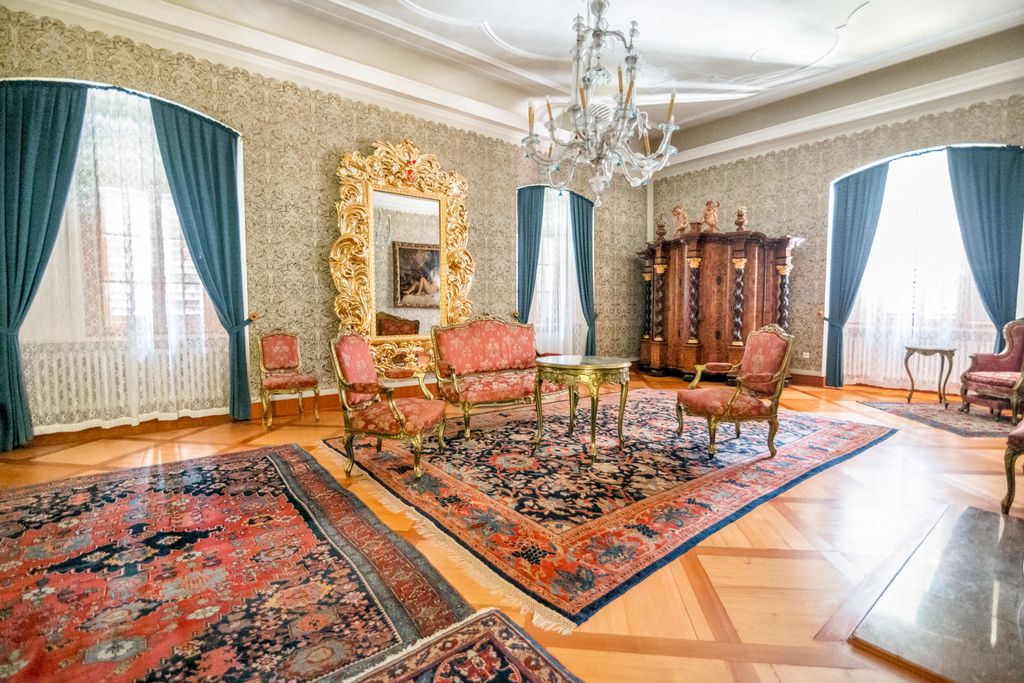 Knights Castle Alpine Olivers Travels 3