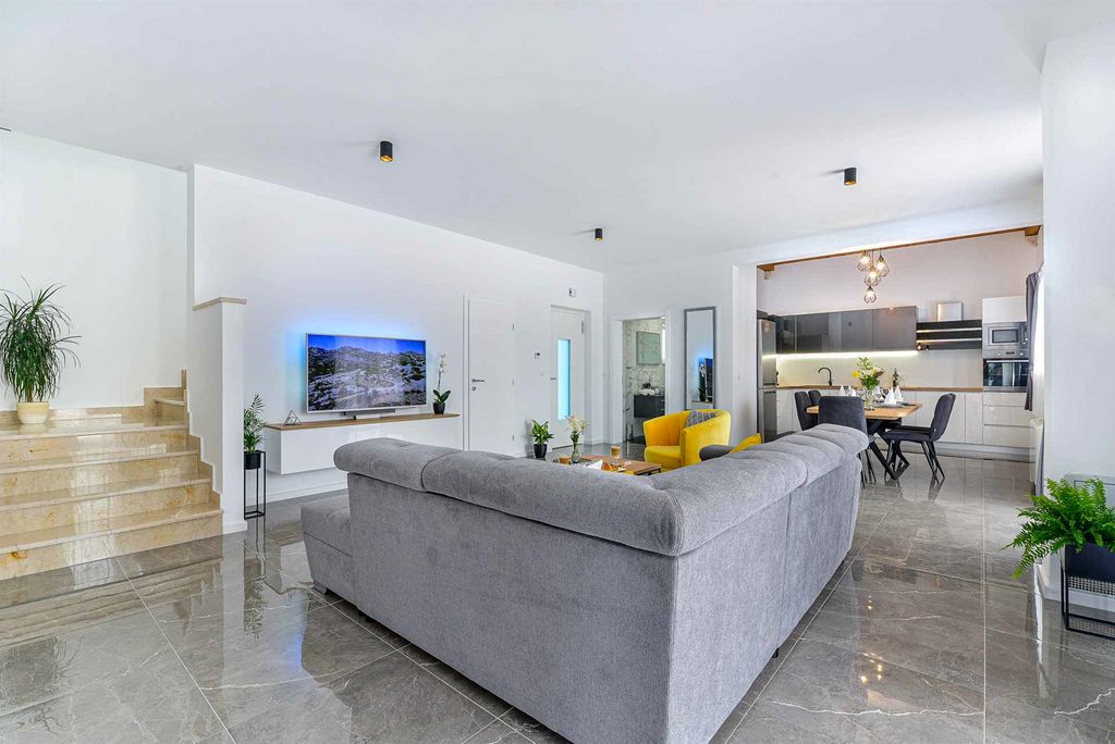 Villa Tresna Dalmatia Coast Olivers Travels 3