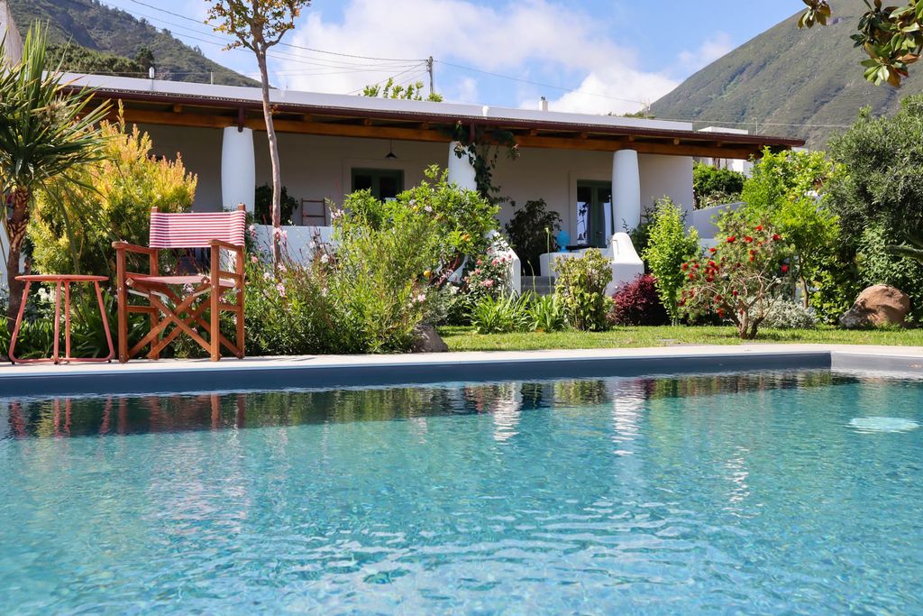 Villa Malfa Sicily Italy OliversTravels 2