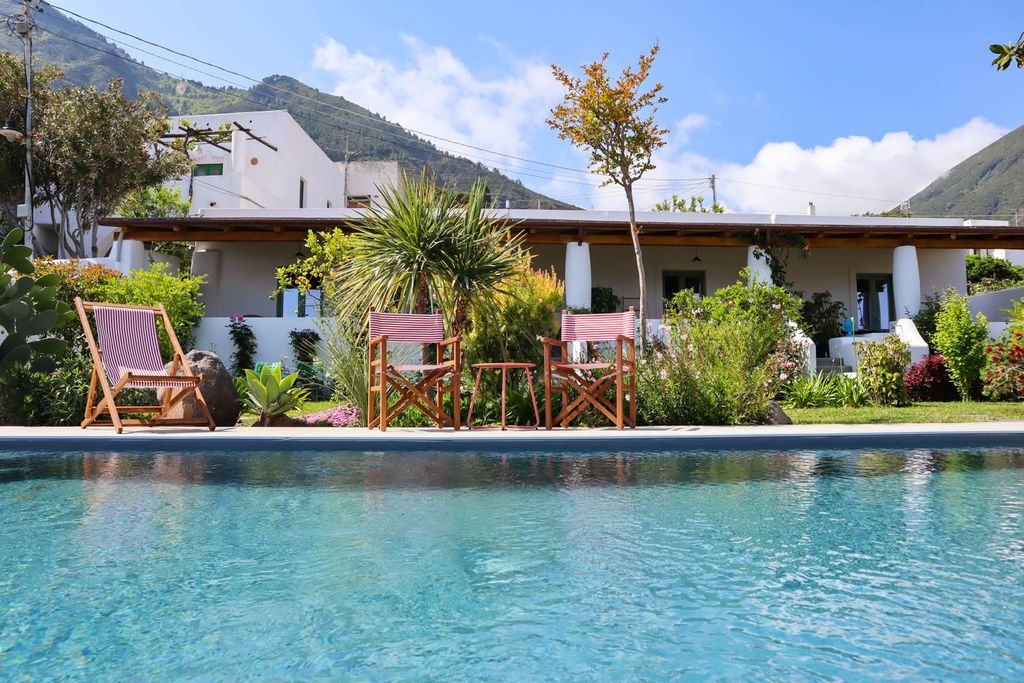 Villa Malfa Sicily Italy OliversTravels 4