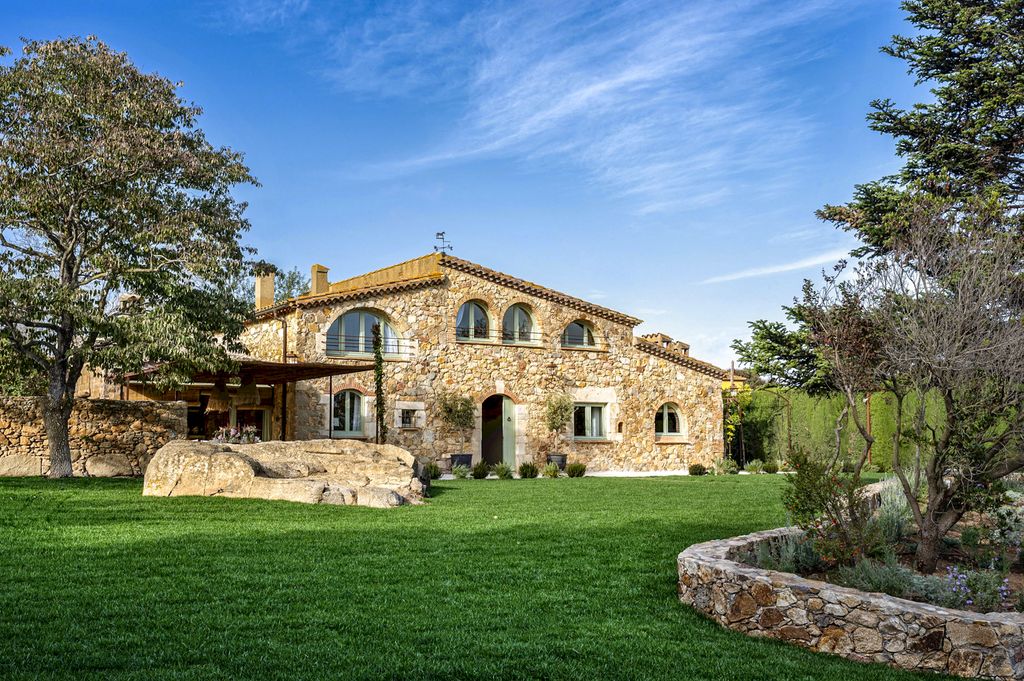 Villa Montras Costa Brava Olivers Travels 1