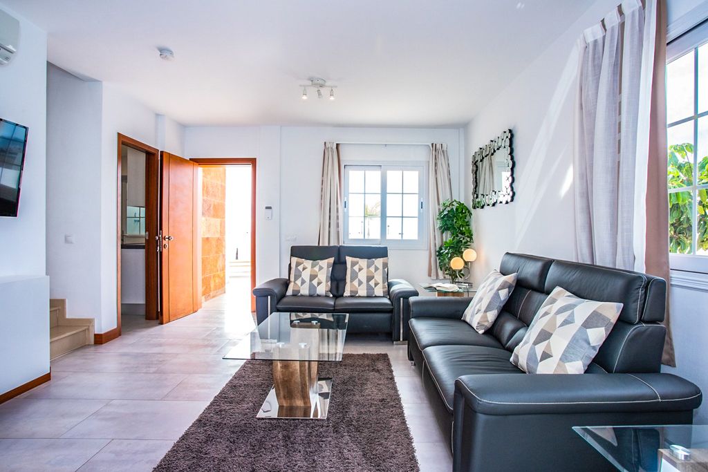 Villa Rubicon Blanca Lanzarote Olivers Travels 1  2 