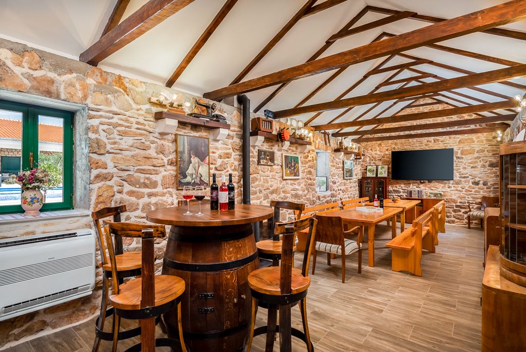 Villa Terrano Dalmatia Coast Olivers Travels 5