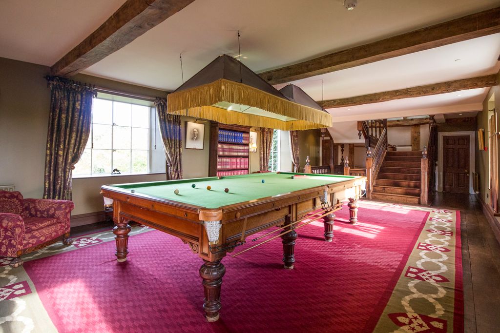 Highbrook Court Heart England Olivers Travels 3