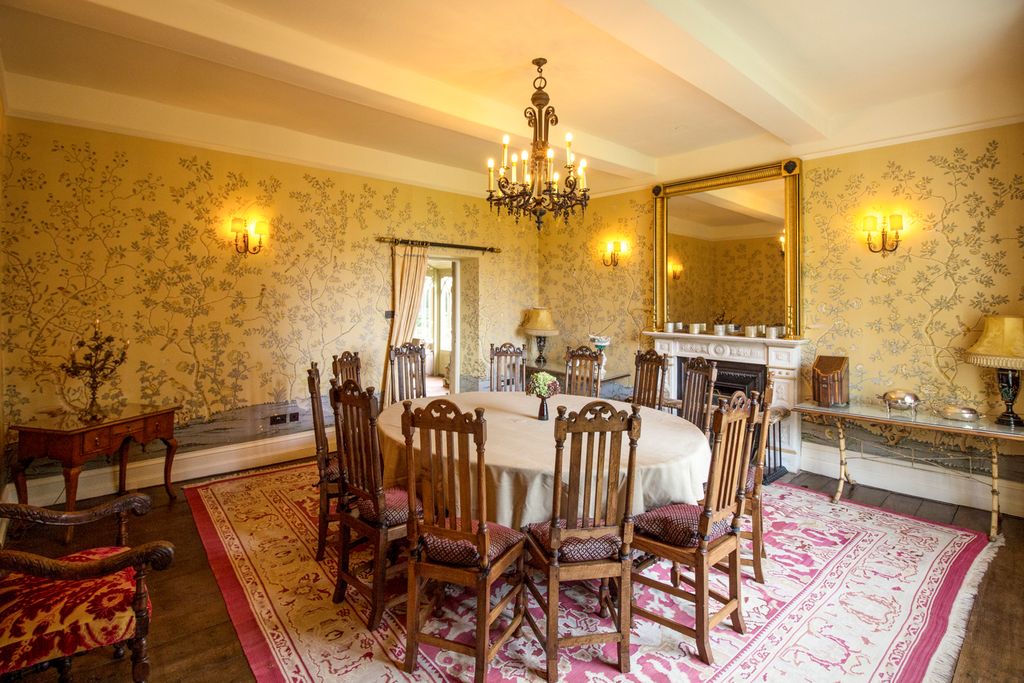 Highbrook Court Heart England Olivers Travels 4