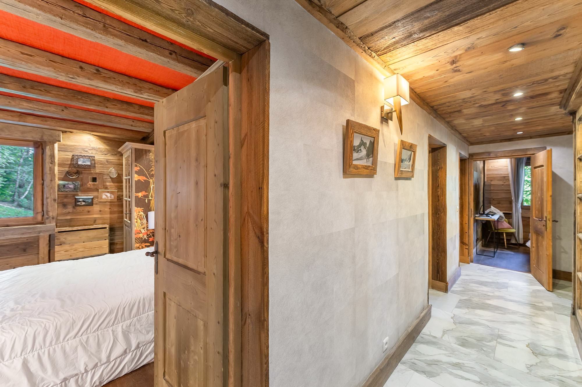 Chalet 2100