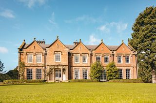 Elton Park Midlands Olivers Travels 1