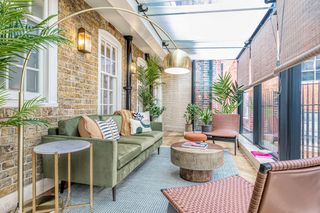 La Rose Apartment London Olivers Travels 1