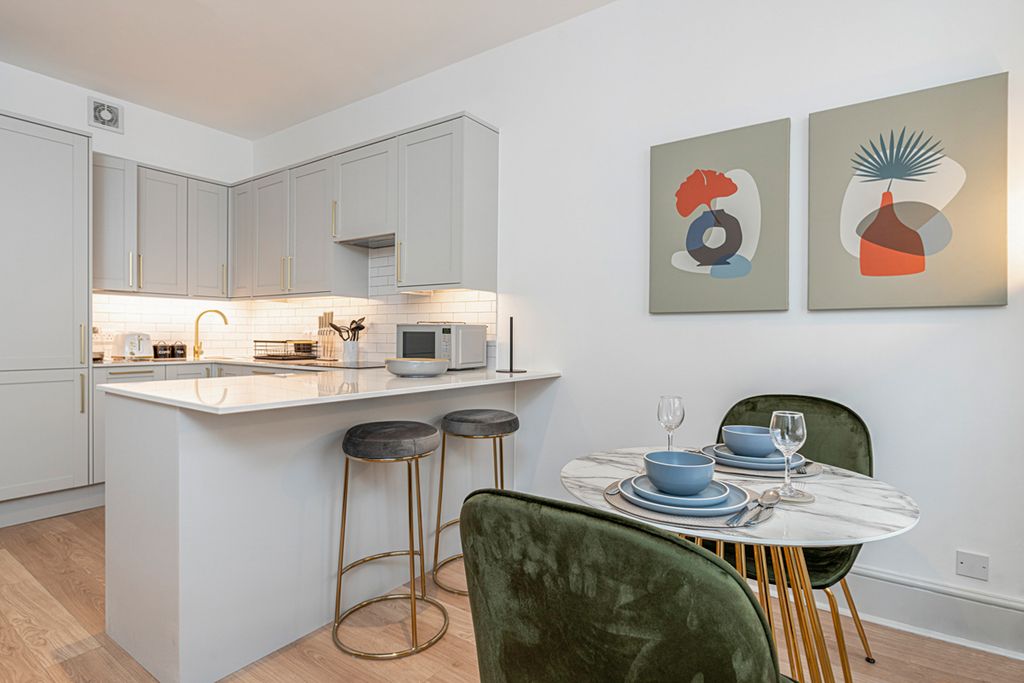 Wagon Apartment London Olivers Travels 5