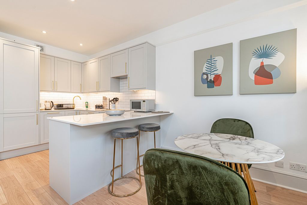 Apartment Dodger London Olivers Travels 4