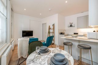 Tunnock Apartment London Olivers Travels 1