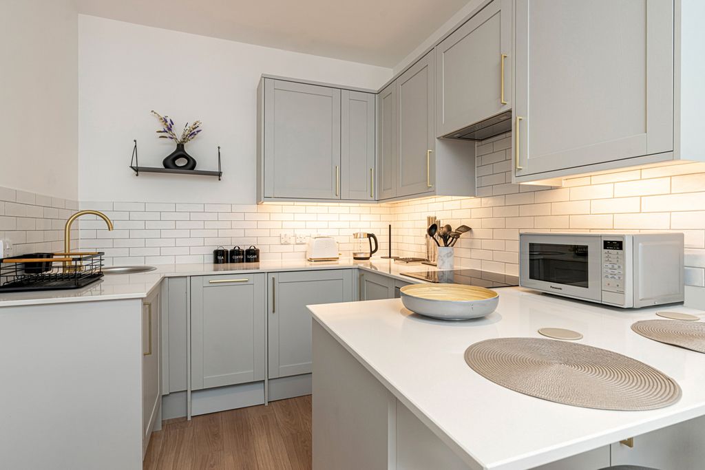 Tunnock Apartment London Olivers Travels 5