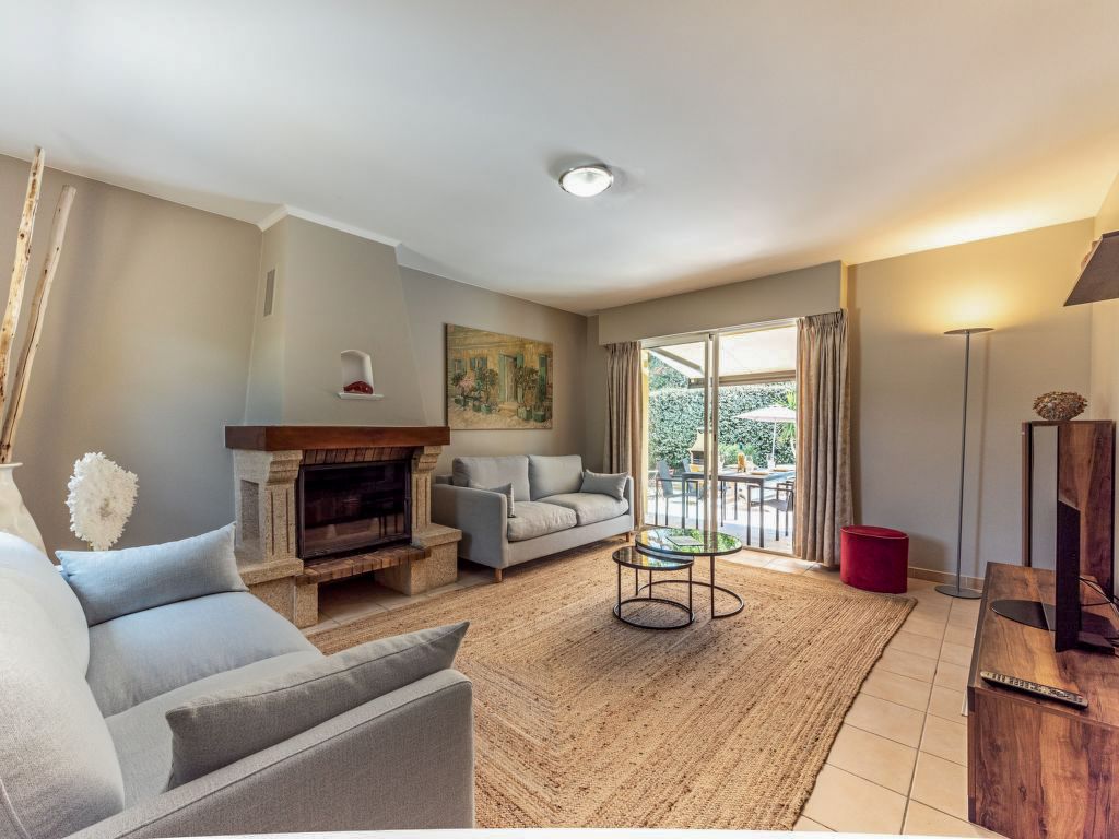 Villa Octagone Cote DAzur Olivers Travels 3