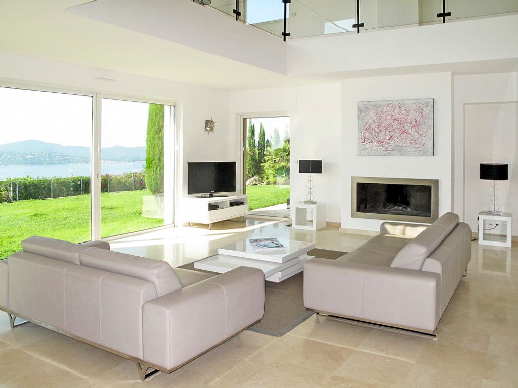 Vue du Sud French Riviera Olivers Travels 3