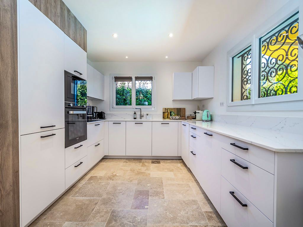 Maison Eclatante French Riviera Olivers Travels 5