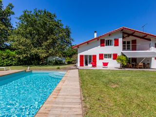 Les Volets Rouges Aquaitaine Olivers Travels 1
