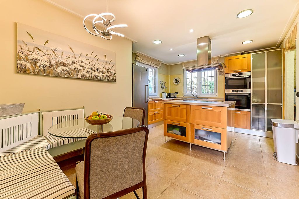 Boutique Alicante Spain Costa Blanca Olivers Travels 4