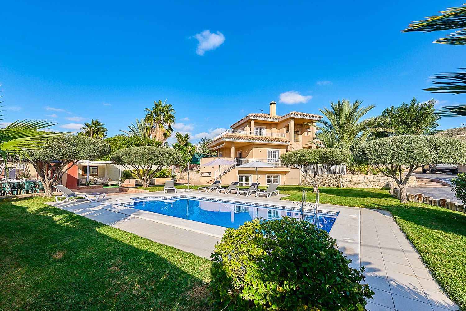 Villa Blanca Lux