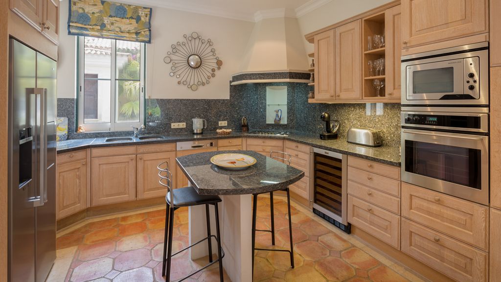 Valley Estate ValeDoLobo Olivers Travels 5