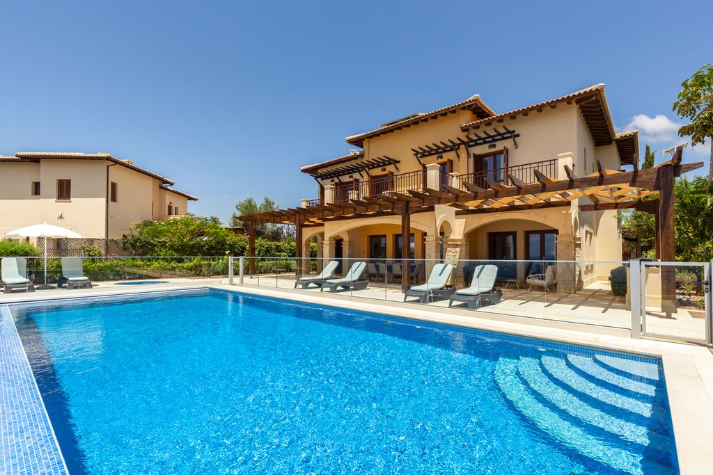 Villa Kypros Paphos Olivers Travels 1