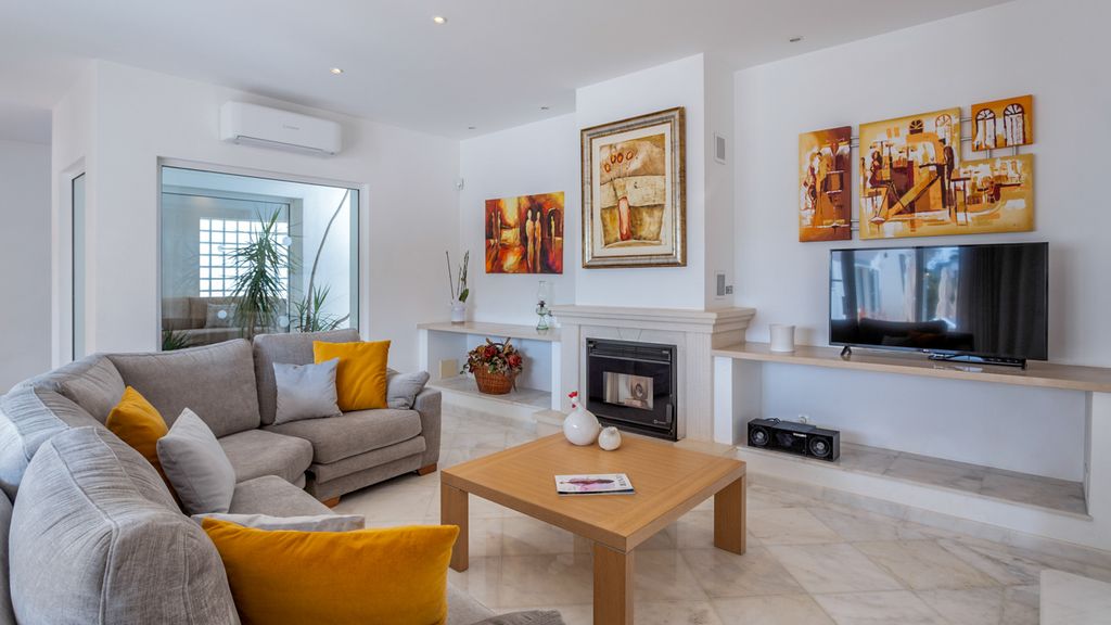 Villa Pequena ValeDoLobo Olivers Travels 2