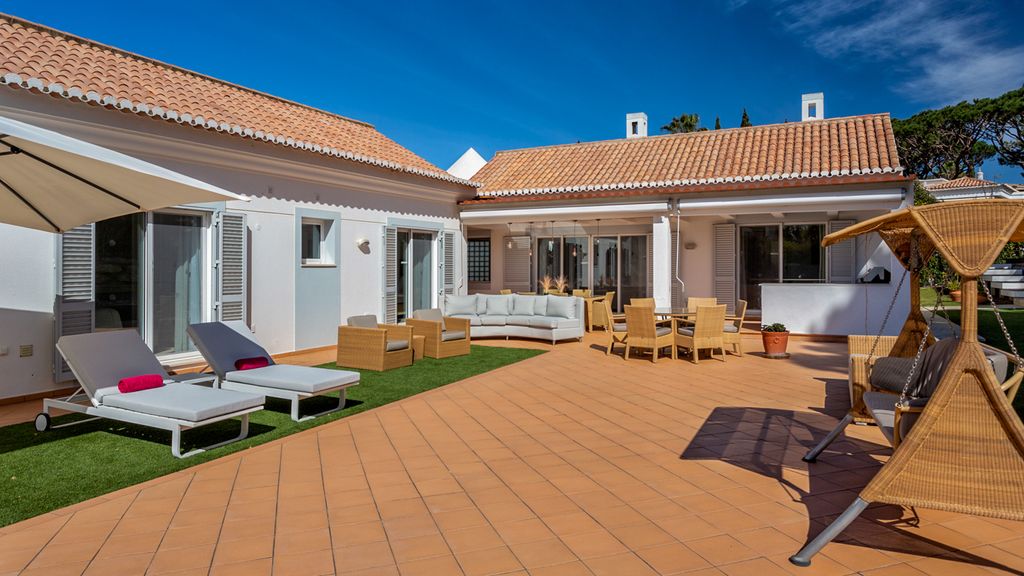 Villa Pequena ValeDoLobo Olivers Travels 5