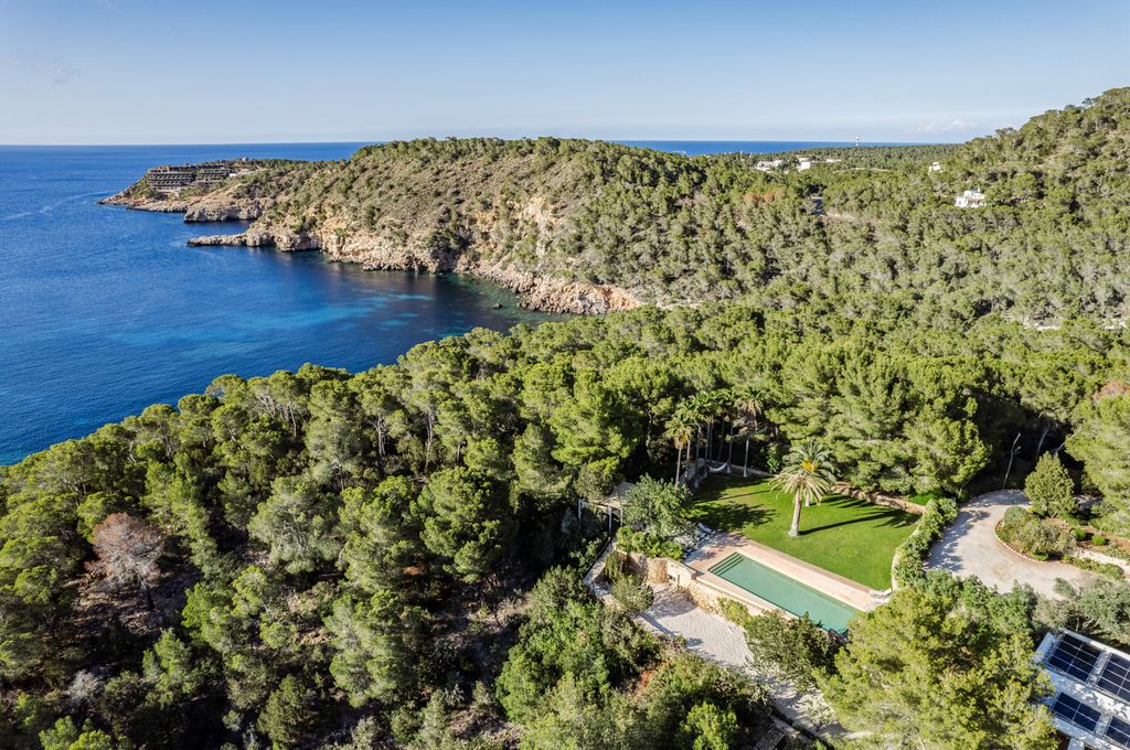 Casa Costanera Ibiza Spain Olivers Travels 002