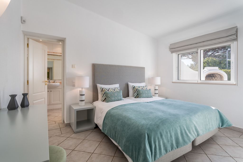 Villa Da Aguia ValeDoLobo Olivers Travels 11